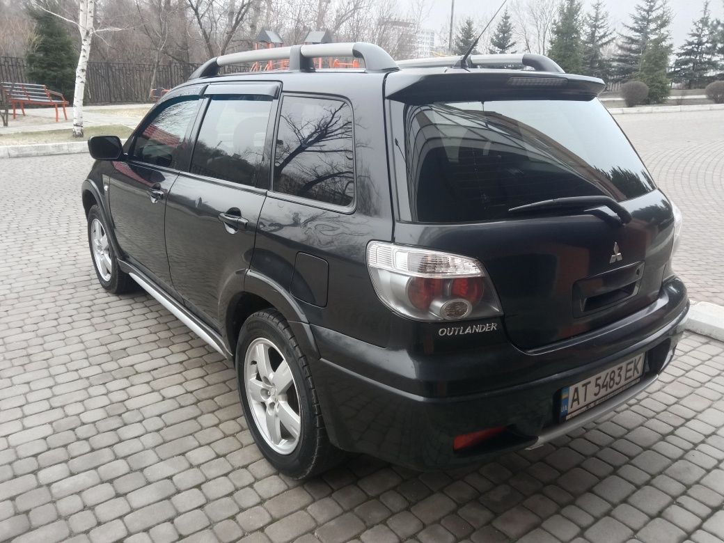 Продам Митсубиси аутлендер