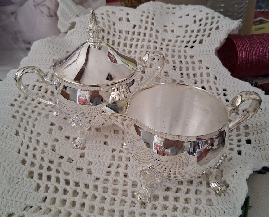 Servico de cha e cafe em casquinha. Esta novo