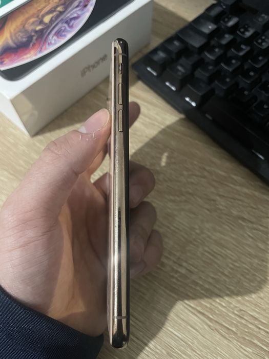 Iphone xs dourado com 64gb 77% bateria