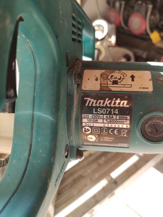 Торцовка макита LS0714