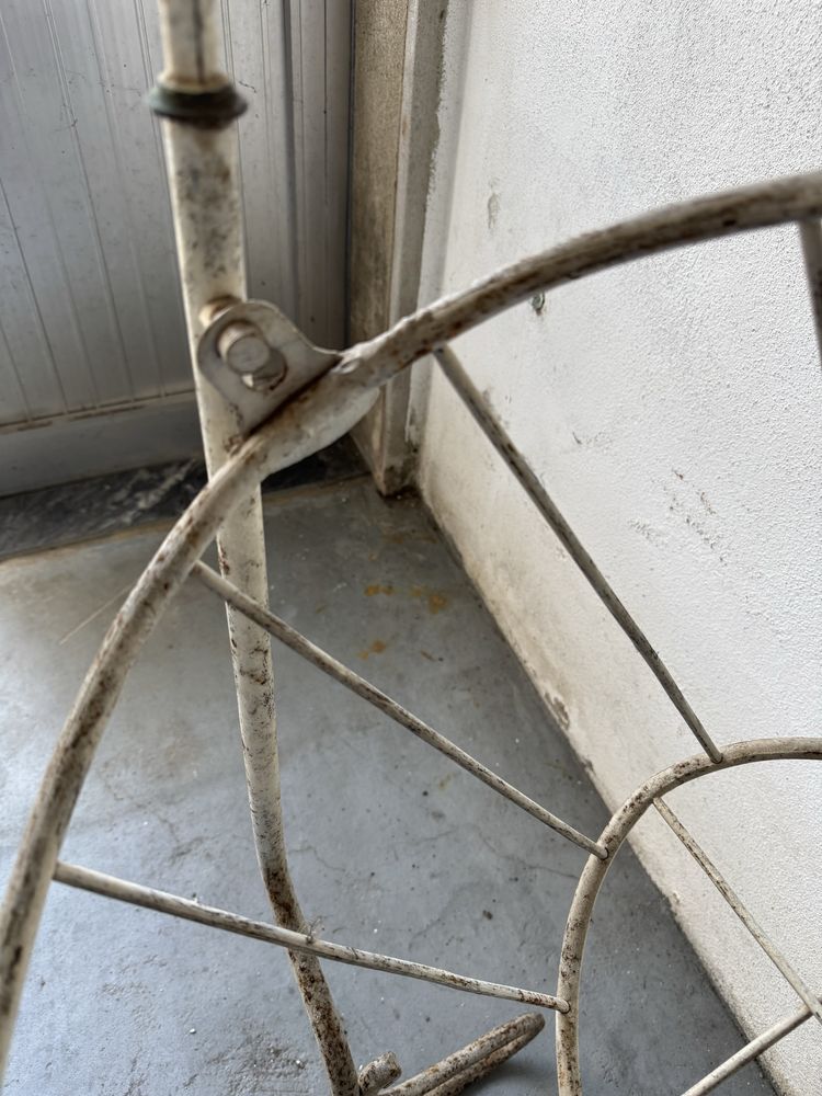 Cama em ferro de bebé