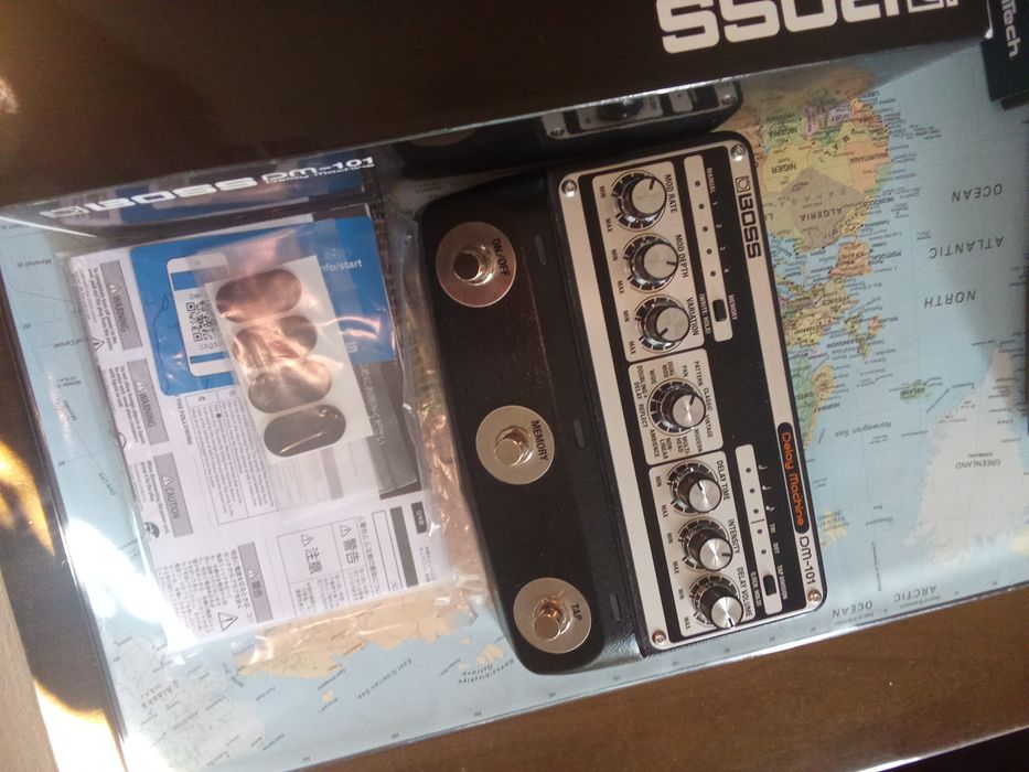 Boss DM-101 Analog Delay Machine (BBD-chips) z MIDI