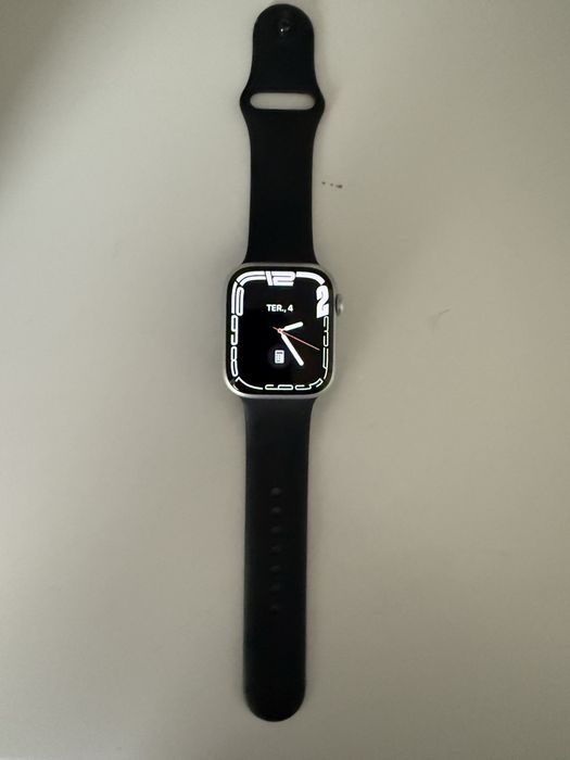 Apple Watch 8 com GPS 45mm