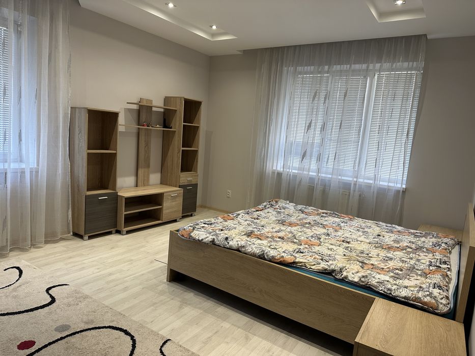 Продаж 3-х кімнатної з гаражем