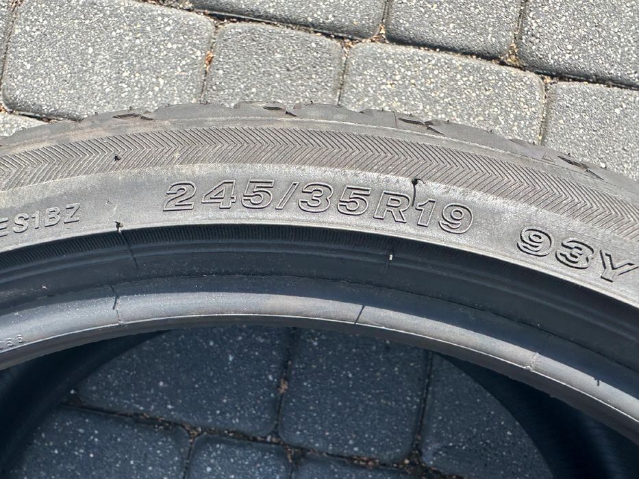 Opona Bridgestone Potenza S001 - 245/35/19