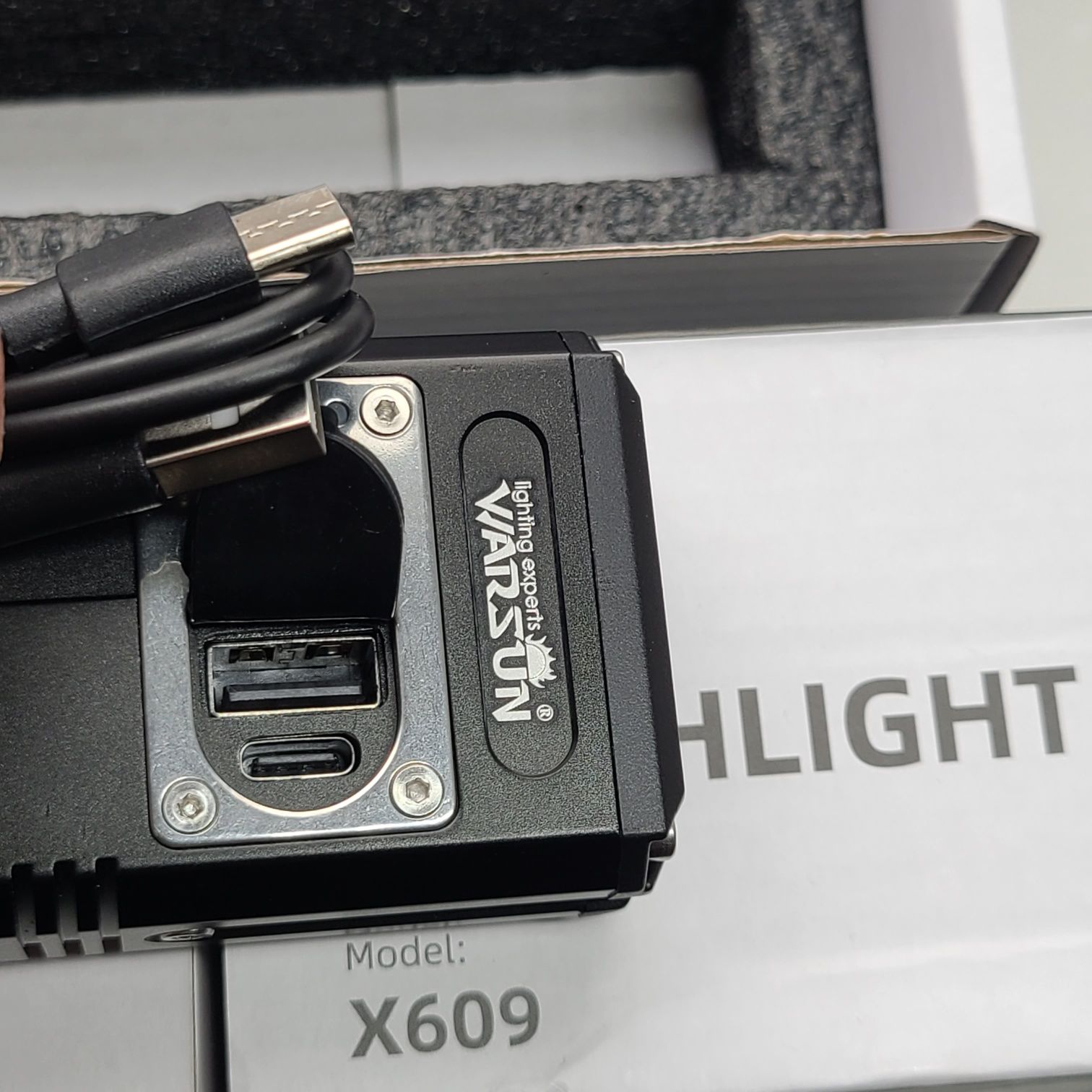 Потужний ліхтар Warsun X609 , 3000Lm , фонарик павербанк 5200mah