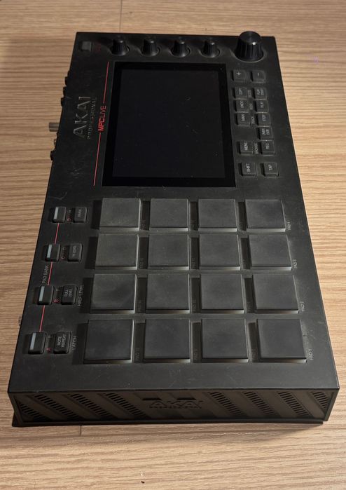 Akai MPC Live Standalone Sampler / Sequencer - Black