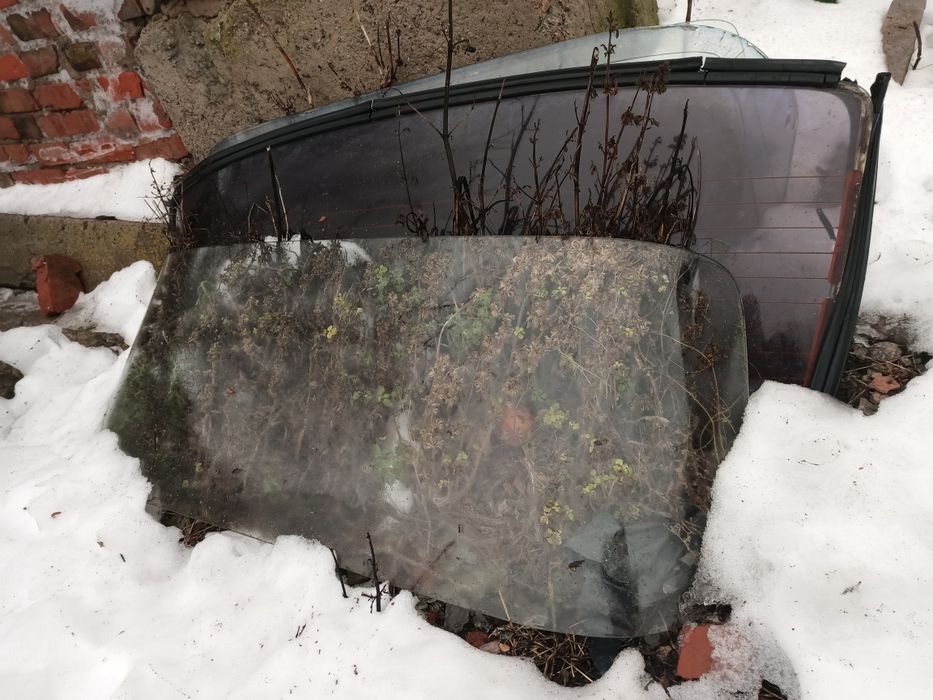 Продам заднє скло на Ваз, Газ, Москвич