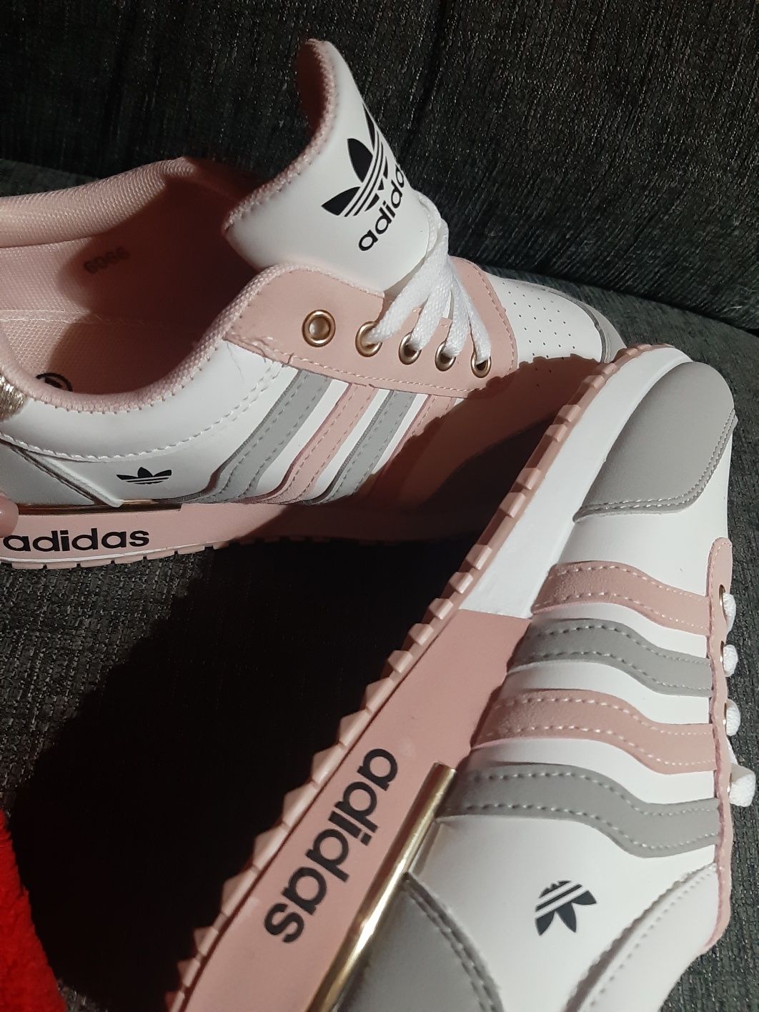 Sapatilhas novas adidas