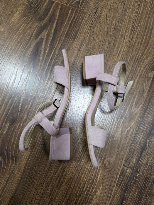 Sandały skorzane skóra naturalna niski słupek 38