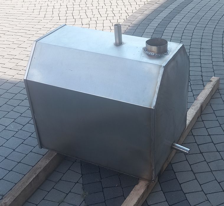 Duży piec do basenu ogrodowego