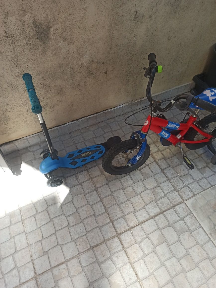 Bicicleta Berg roda 12  e trotinete Berg