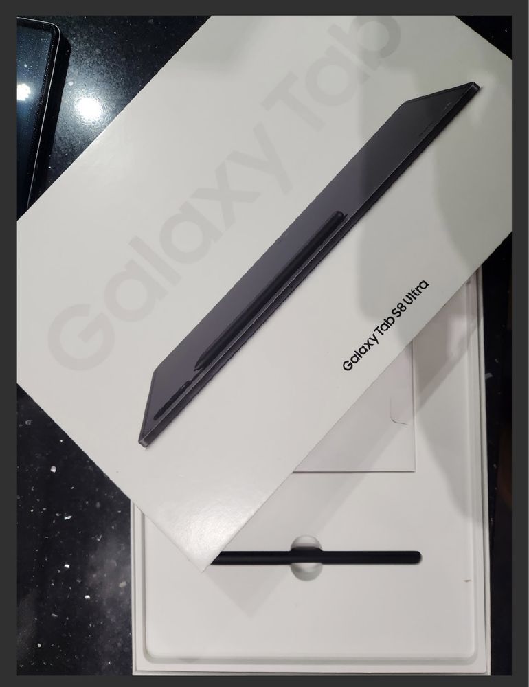 Samsung Galaxy Tab S8 Ultra z etui i klawiaturą