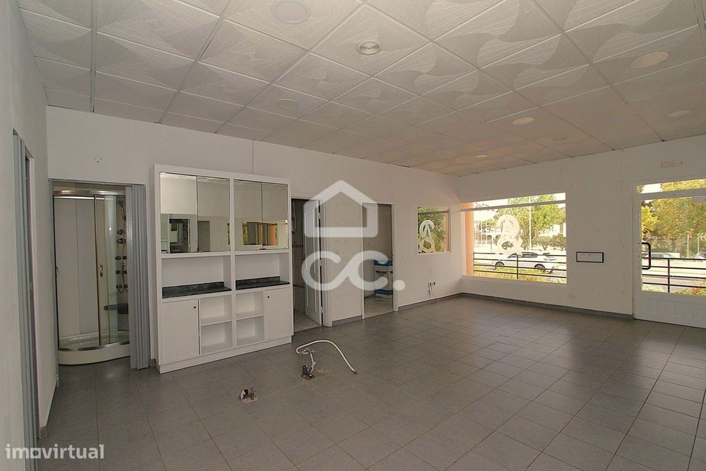 Arrendamento comercial em Armação de Pêra