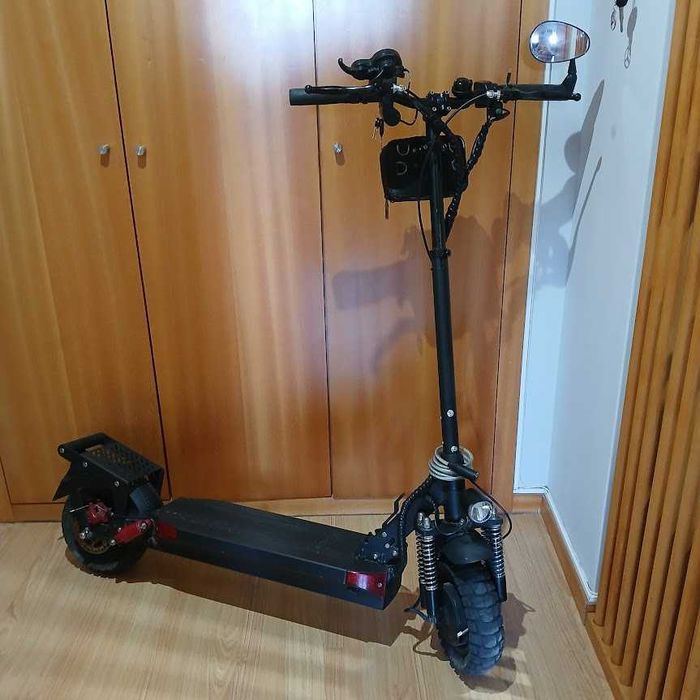 TROTINETE Eleglide 1000W em estado novo