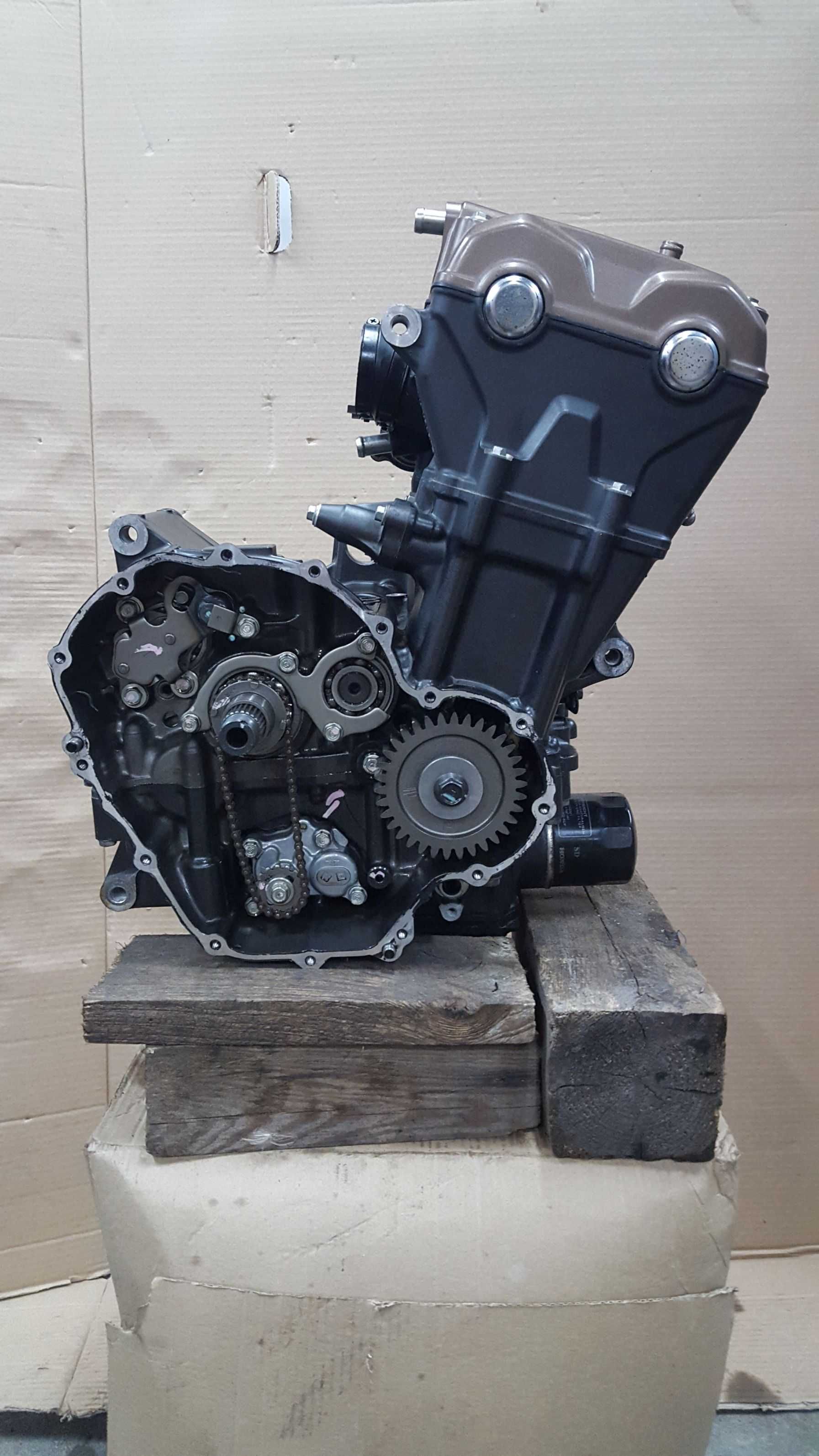 Silnik CB500 CBR500 IDEAL Honda słupek 2019- cb500r cb500f PC62E