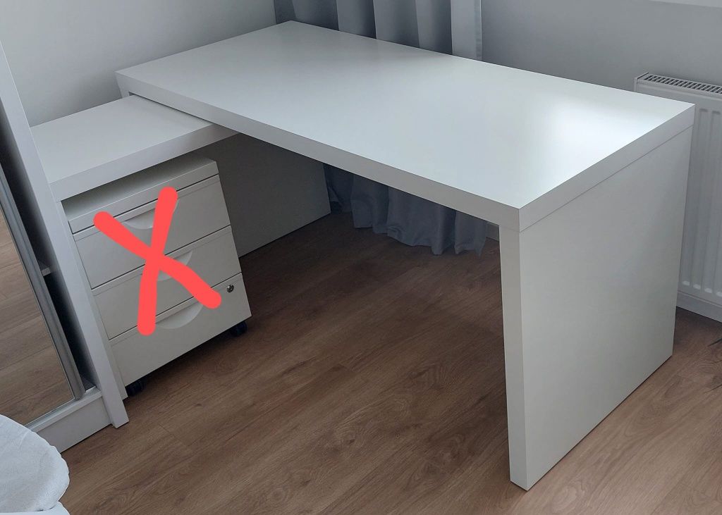Biurko białe z wysuwanym panelem ikea malm