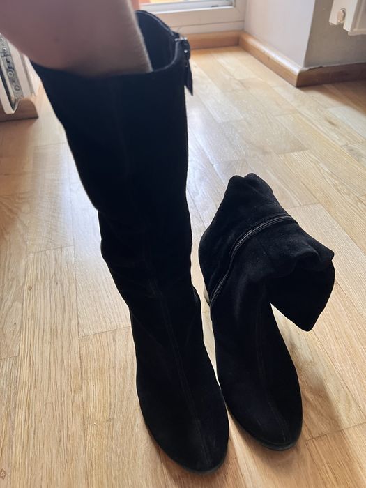 Натуральні замшеві ботінки чоботи 37 розмір