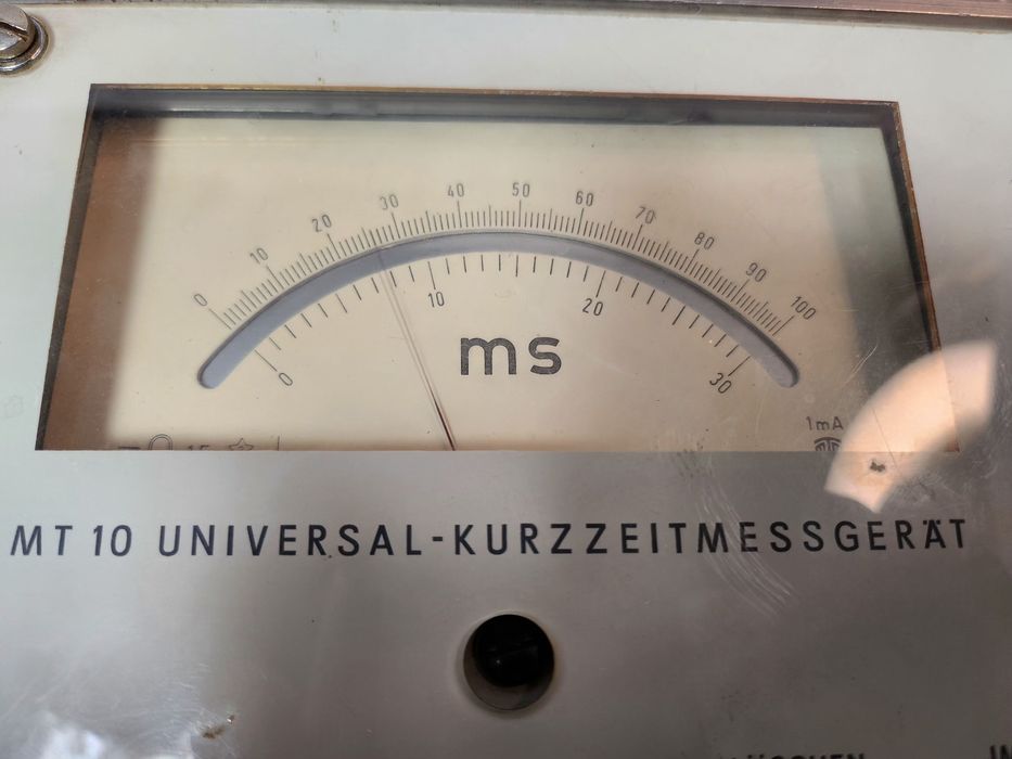 Przyrządy miernicze uniwersalny miernik krótkich czasów.