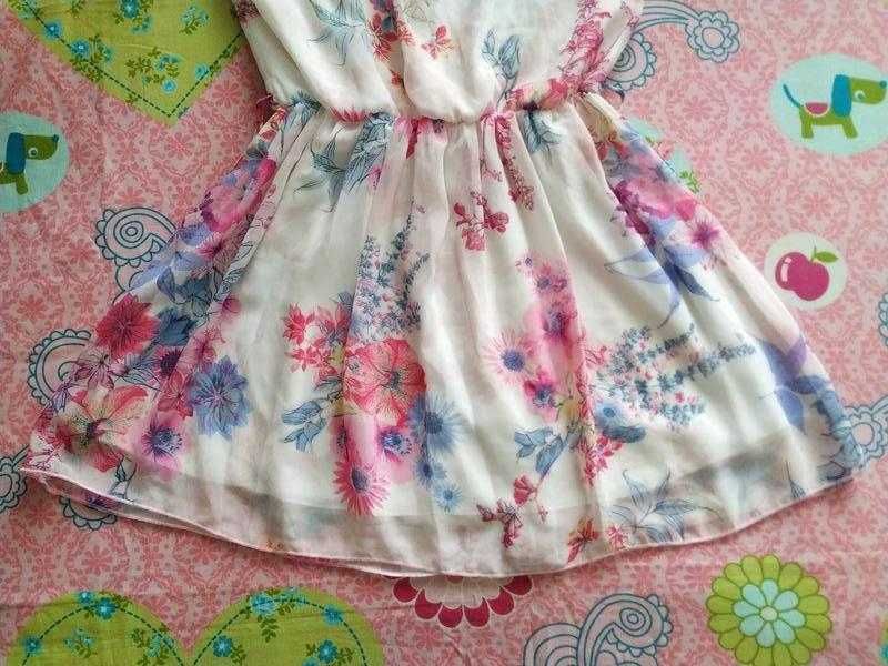 Ніжне,шифонове плаття,сукня в квіти для дівчинки 6-7 років
