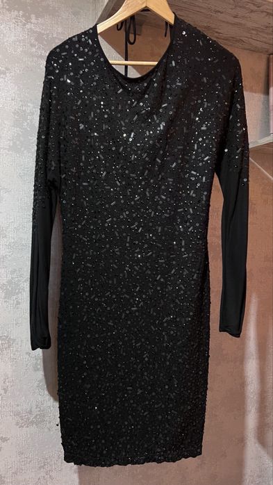 Плаття з паєтками