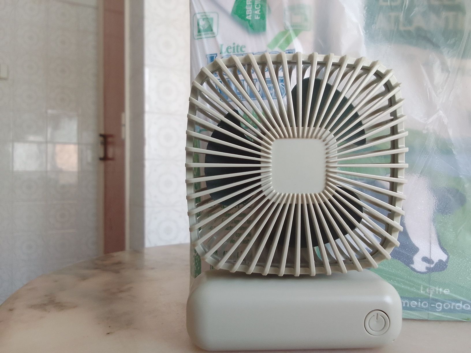 Mini ventilador portátil com carregador usb