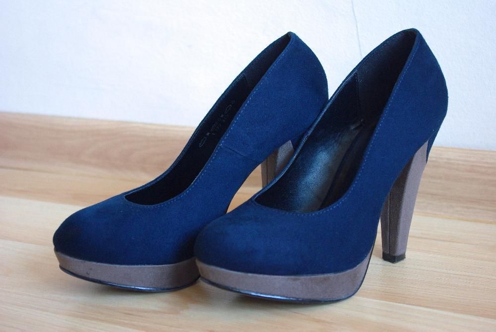 Buty czółenka na obcasie granatowe zamszowe Deichmann r. 36 sylwester