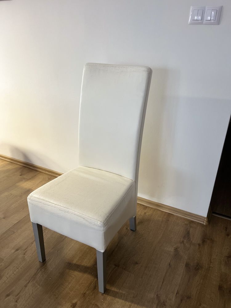 Krzesła 8 sztuk + pokrowce