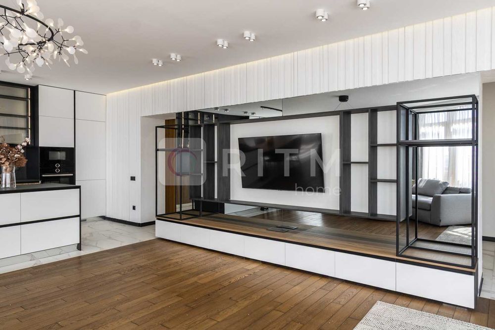 Пропонується простора, 2к +кухня студія з сучасним ремонтом