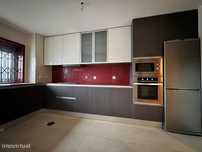 Apartamento T1 com cozinha equipada – Glicínias