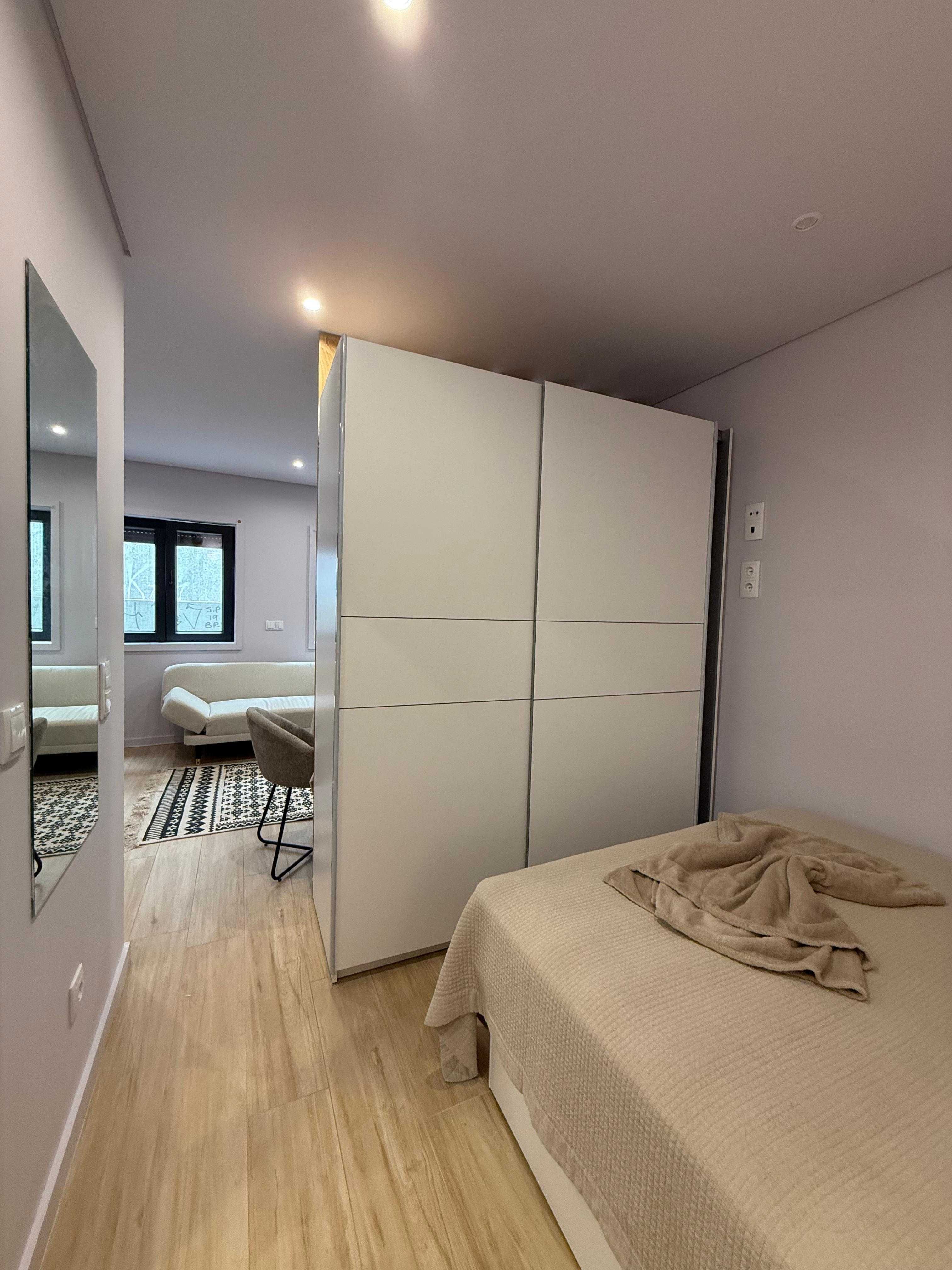 Estúdio Mobilado para Alugar – Centro do Porto (28 m²)