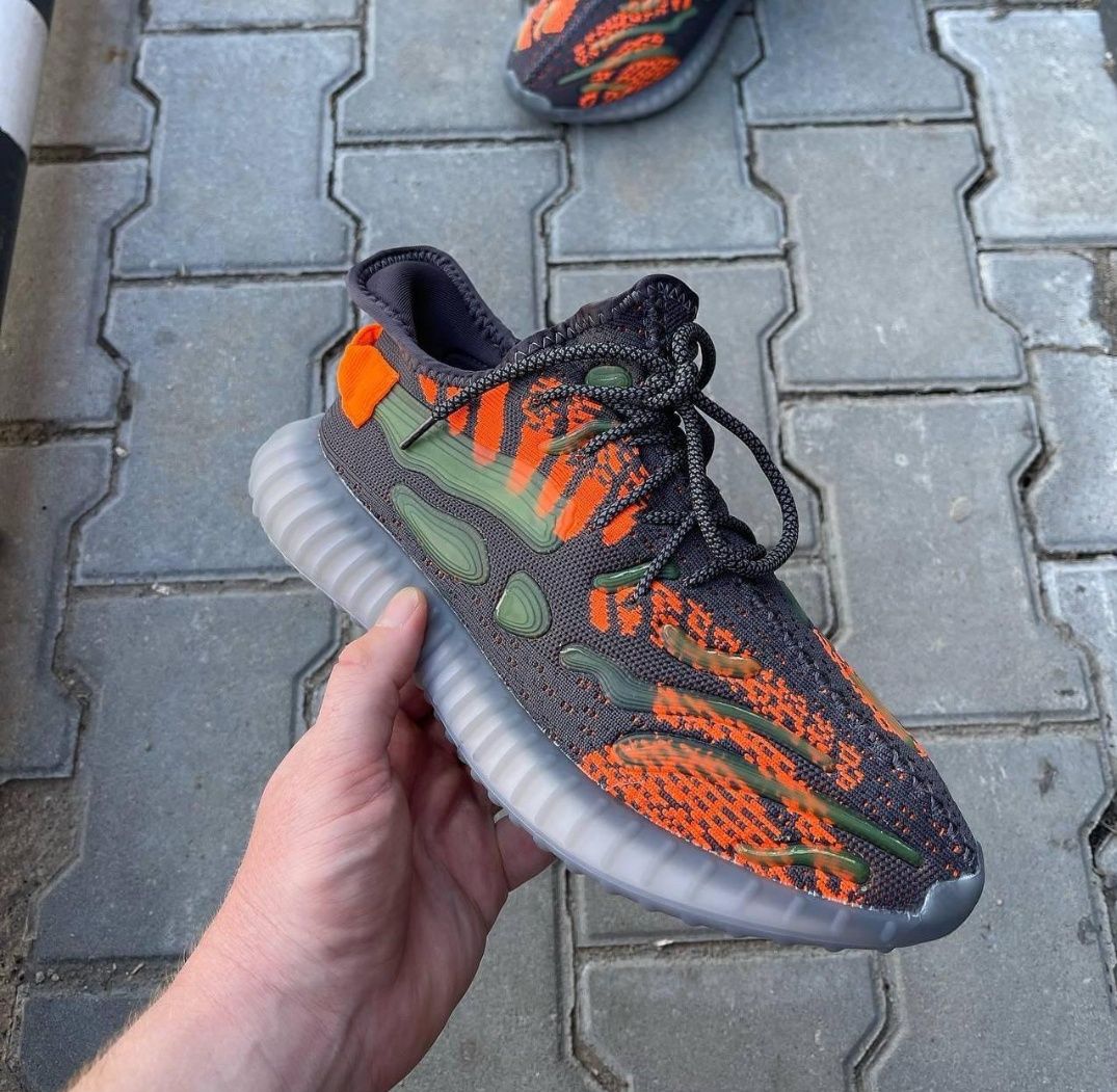 Кроссовки  в стиле Adidas Yeezy Boost 350