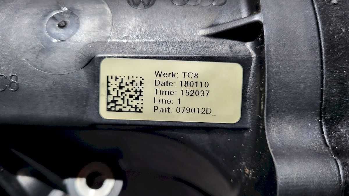 AUDI A5 S6 5,2 FSI BXA pompa wody z termostatem .