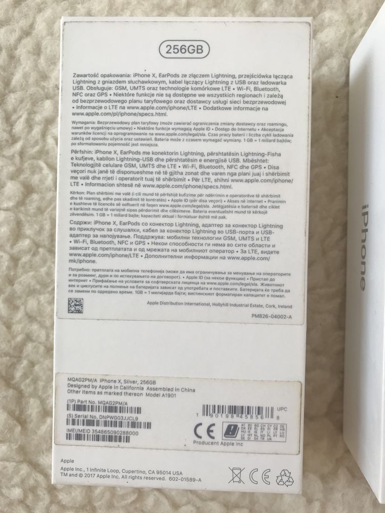 Telefon iPhone X 256GB srebrny, biały tył