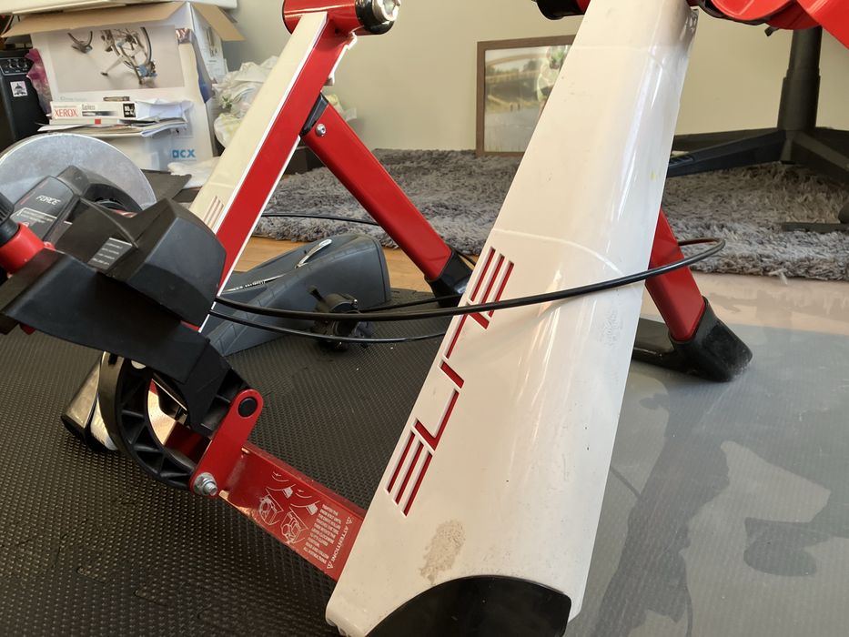 Trenażer rowerowy Elite Novo Force 8 - używany, sprawny