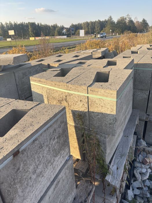 Korytko sciekowe przykraweznikowe trojkatne