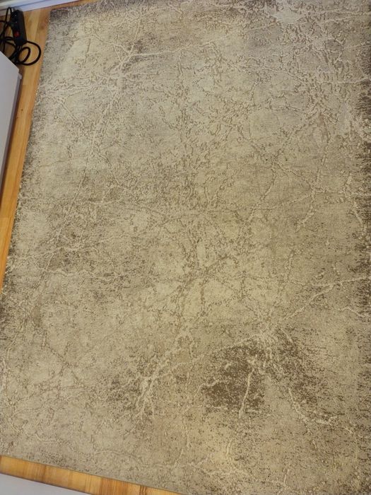 Sprzedam dywan w bardzo dobrym stanie