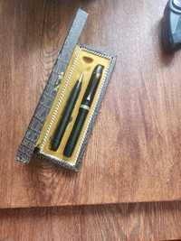 Старі ручки у футлярі