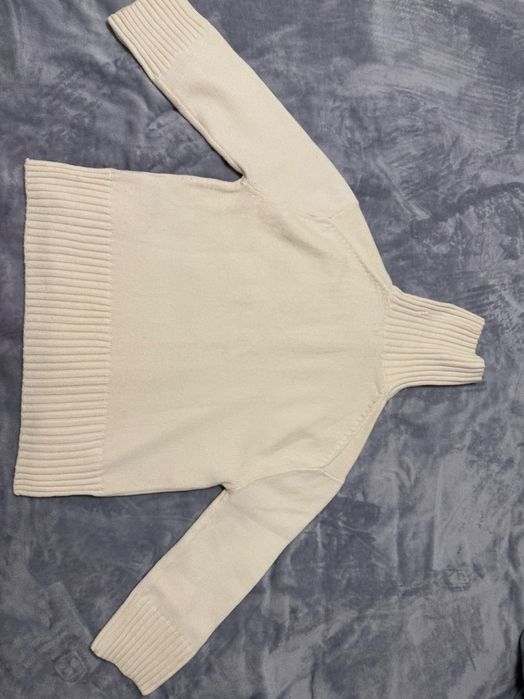 Молочний светр H&M