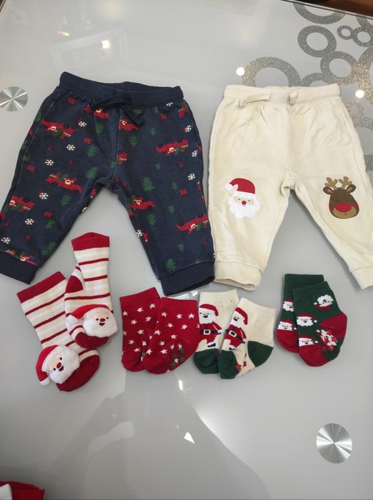 Zestaw świąteczny - spodnie 74 + skarpetki