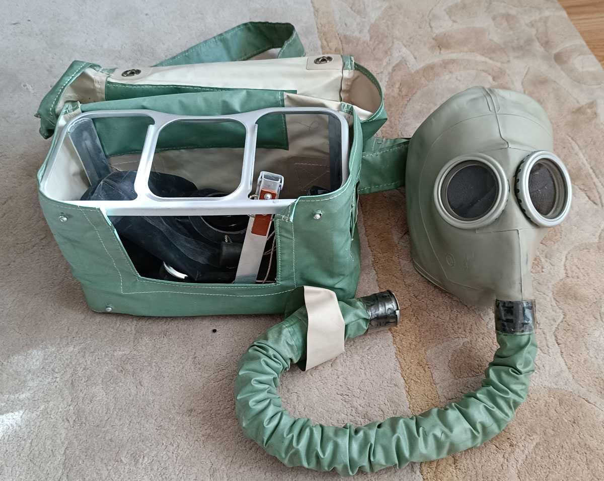Изолирующий противогаз ИП-4
