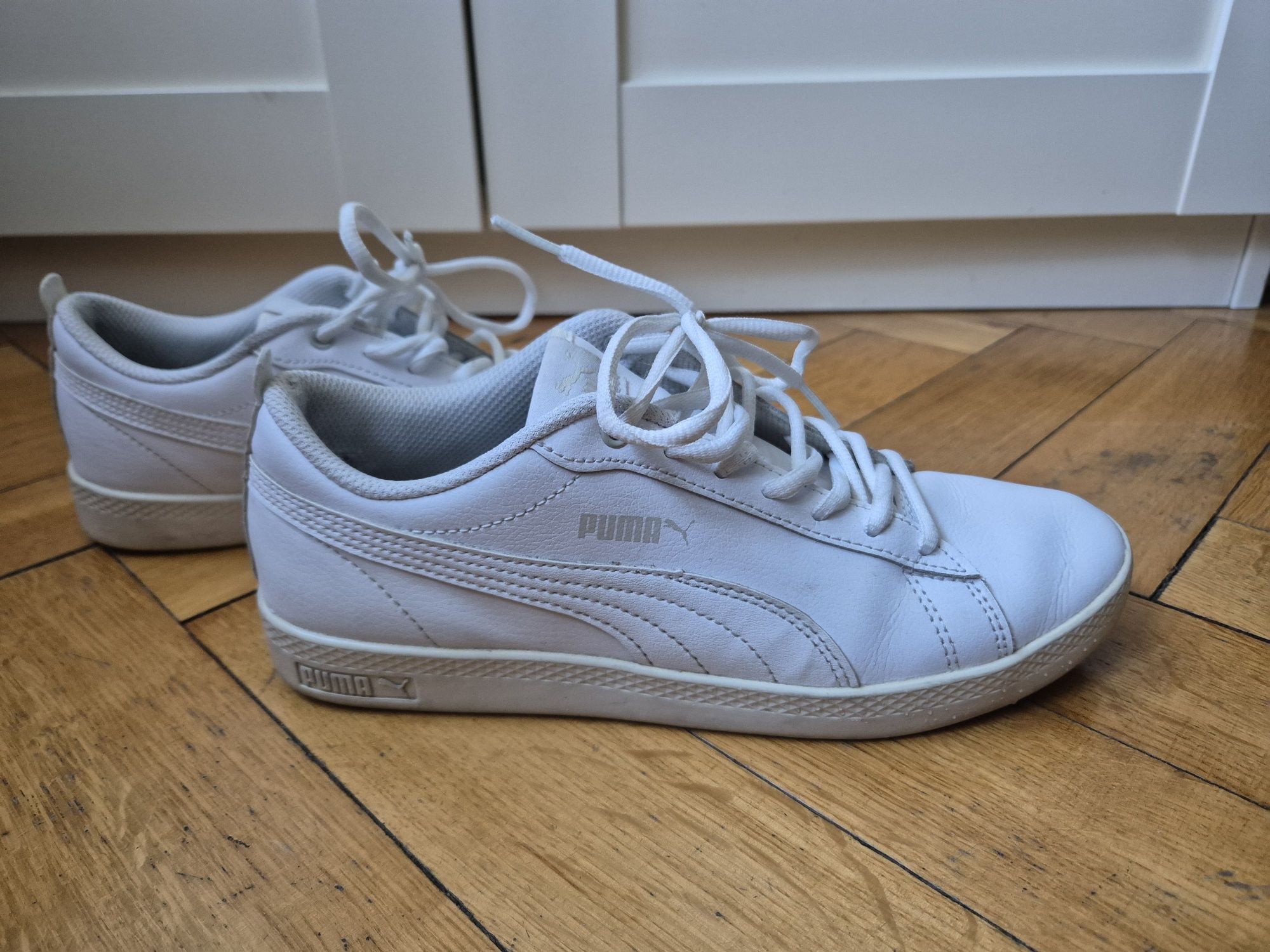 Buty Puma Smash Wns V2 L rozmiar 38 białe skóra