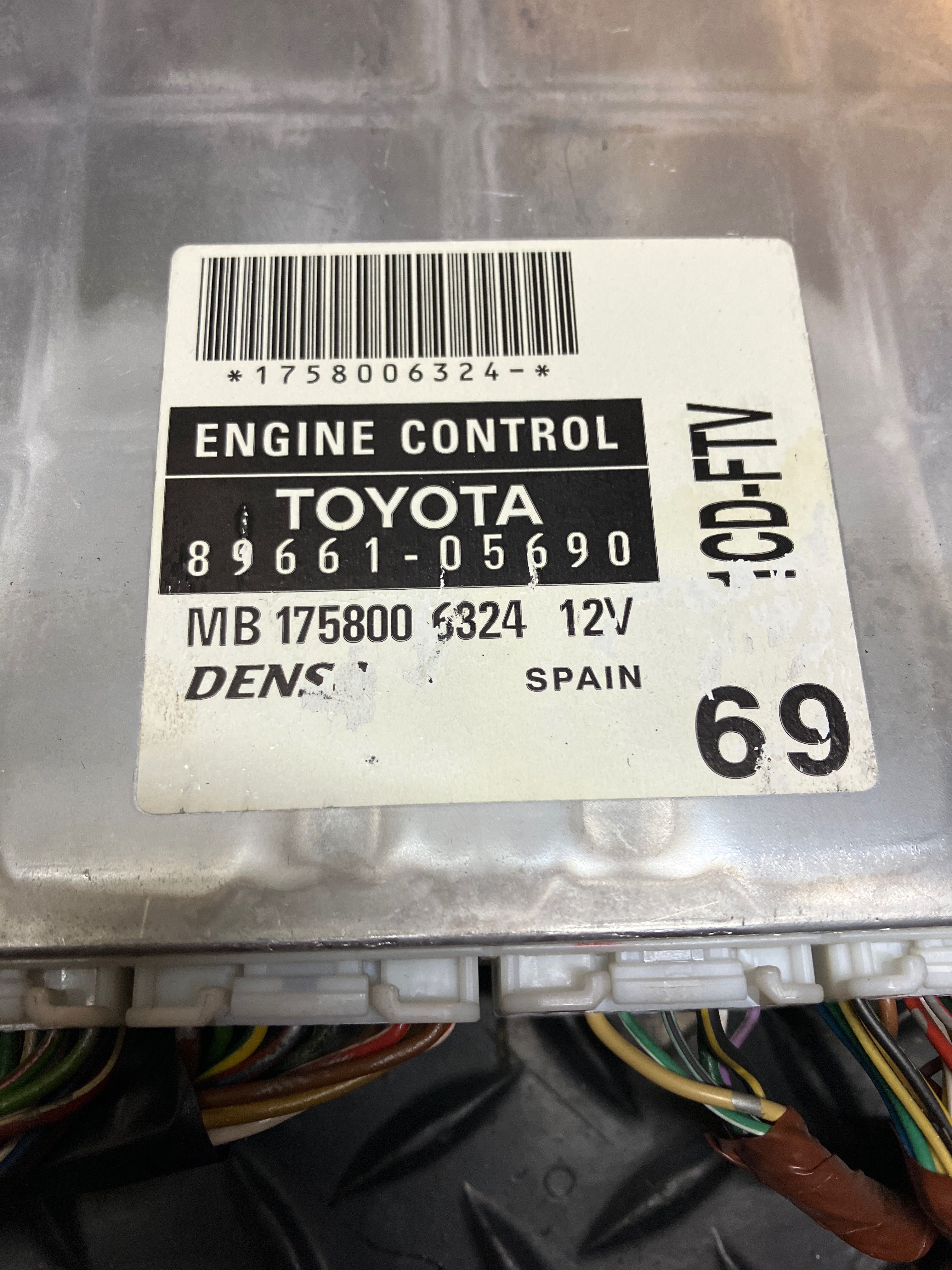 Toyota Avensis T25 - sterownik silnika