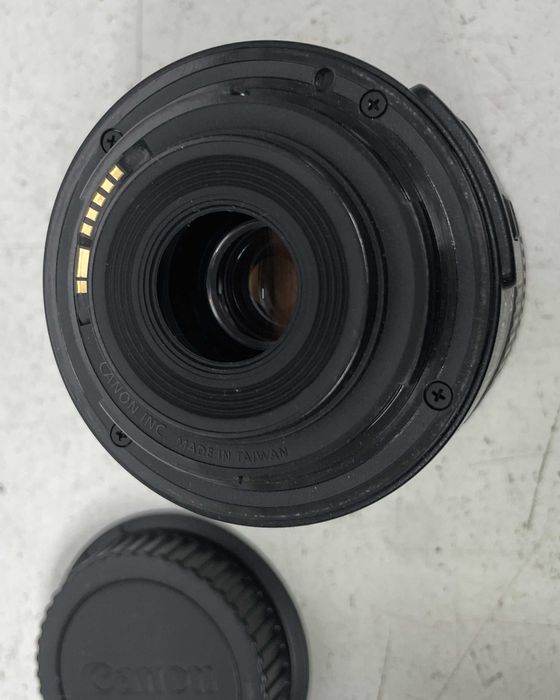 Объектив Canon EF-S 18-55 мм f/3.5-5.6 IS II