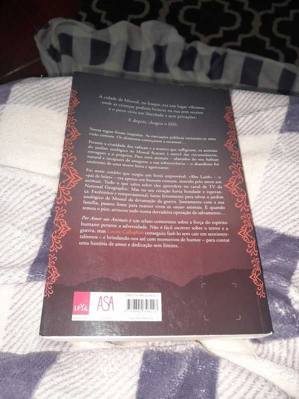 Livro Por Amor aos Animais de Louise Callaghan