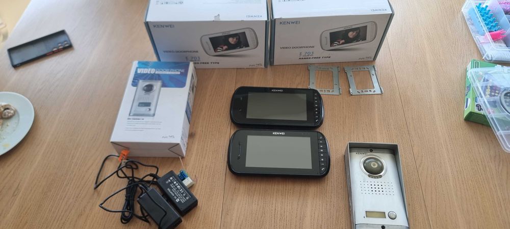 2x Monitor Kenwei E 703 stan bardzo dobry Wideodomofon