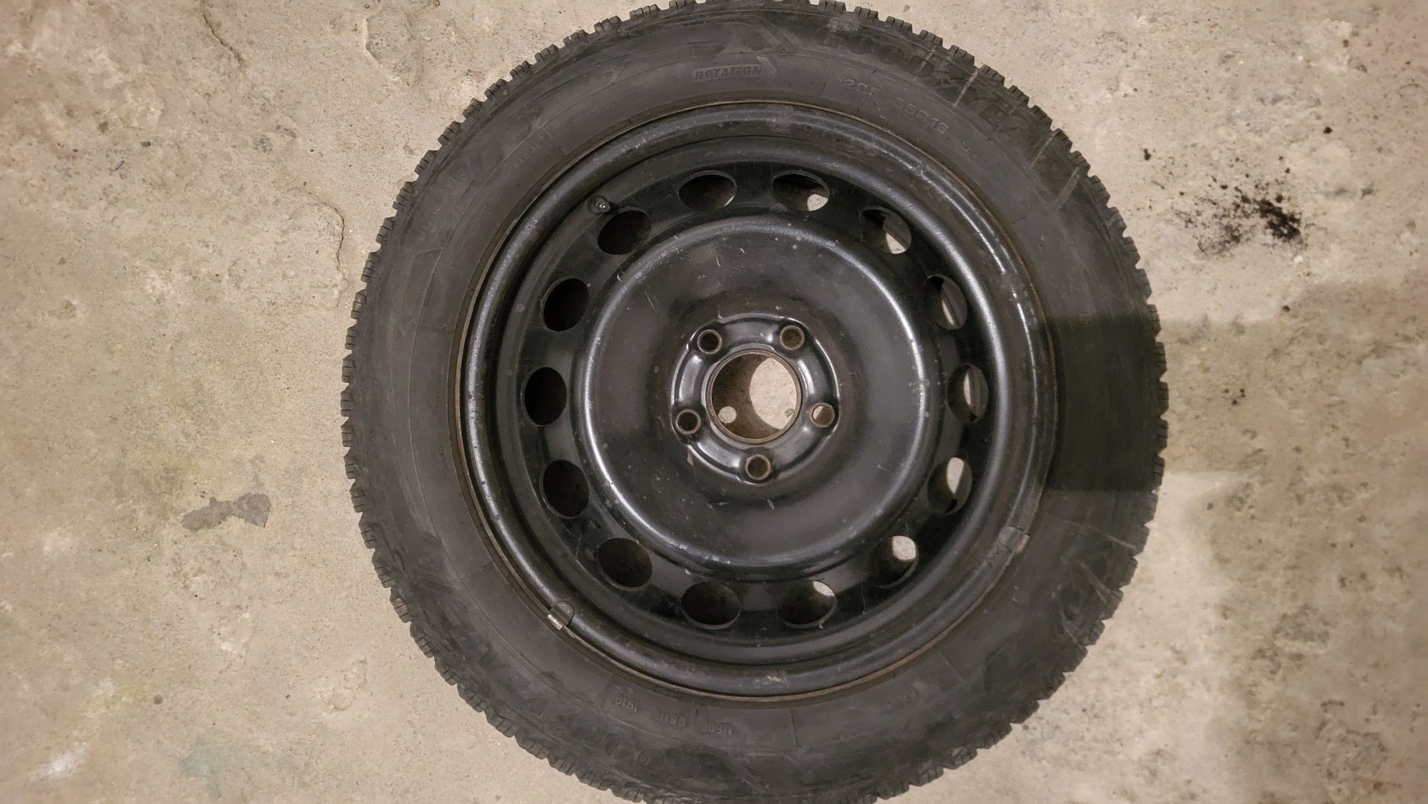Koła stalowe opony zimowe 205/55/16  5 x 108