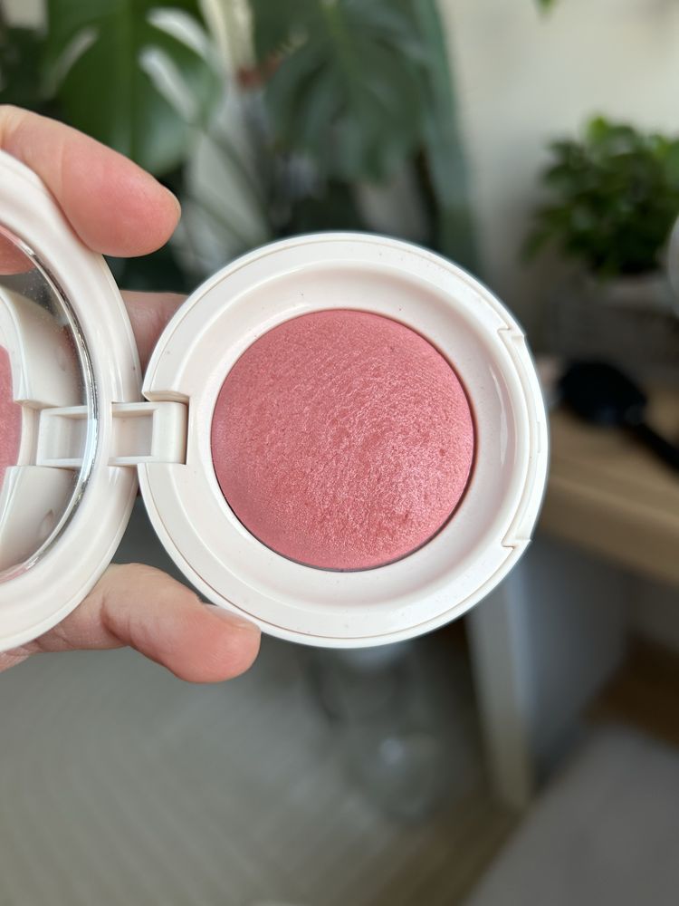 Rare Beauty soft luminous powder blush kolor happy