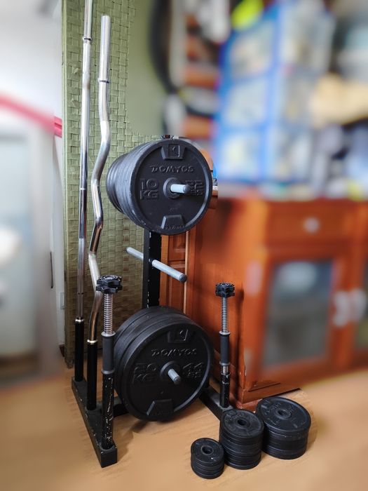 Pesos, Discos, Halteres, Barras e rack de arrumação para musculação