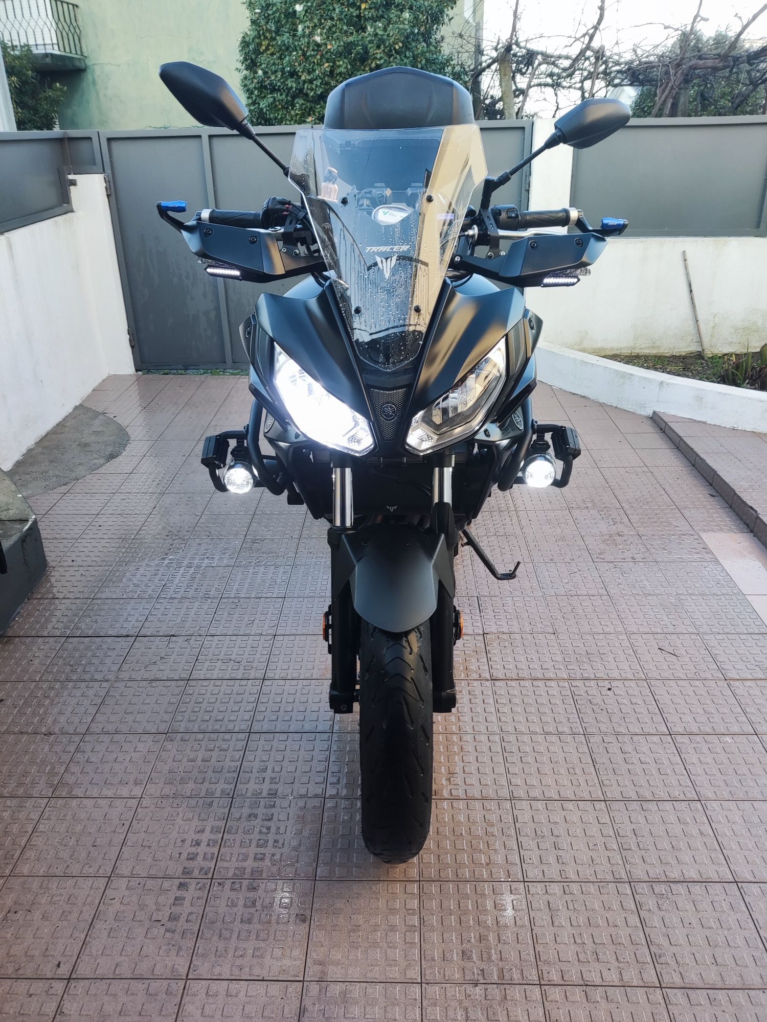 Yamaha Tracer 700, troco por tenere 700 mais acerto.